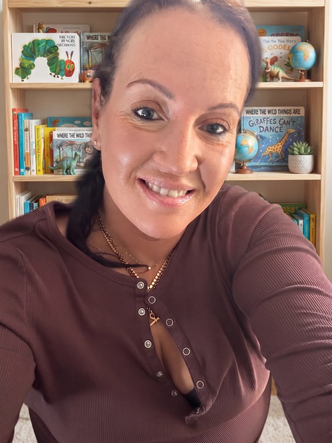 Photo of Terri, tutor and qualified primary teacher